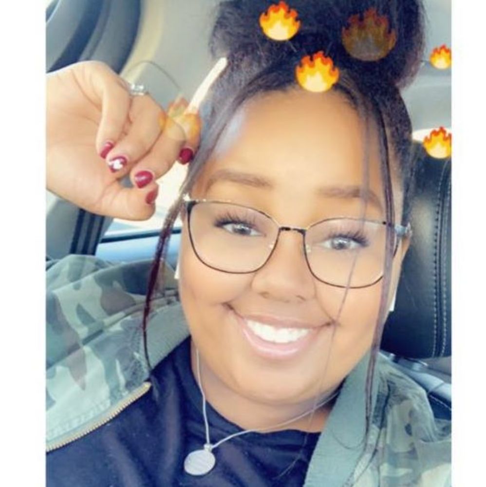 Meet your Posher, Dana